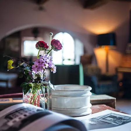 ラ ロドラ カントリーハウス *