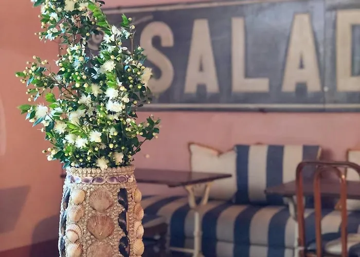 ラ ロドラ カントリーハウス *